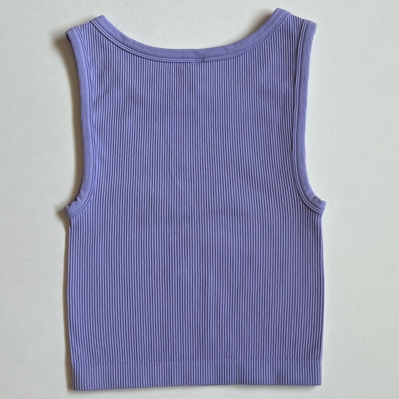 Aritzia Sunday Best Rib Seamless Shirley Tank - Picture 6 of 10